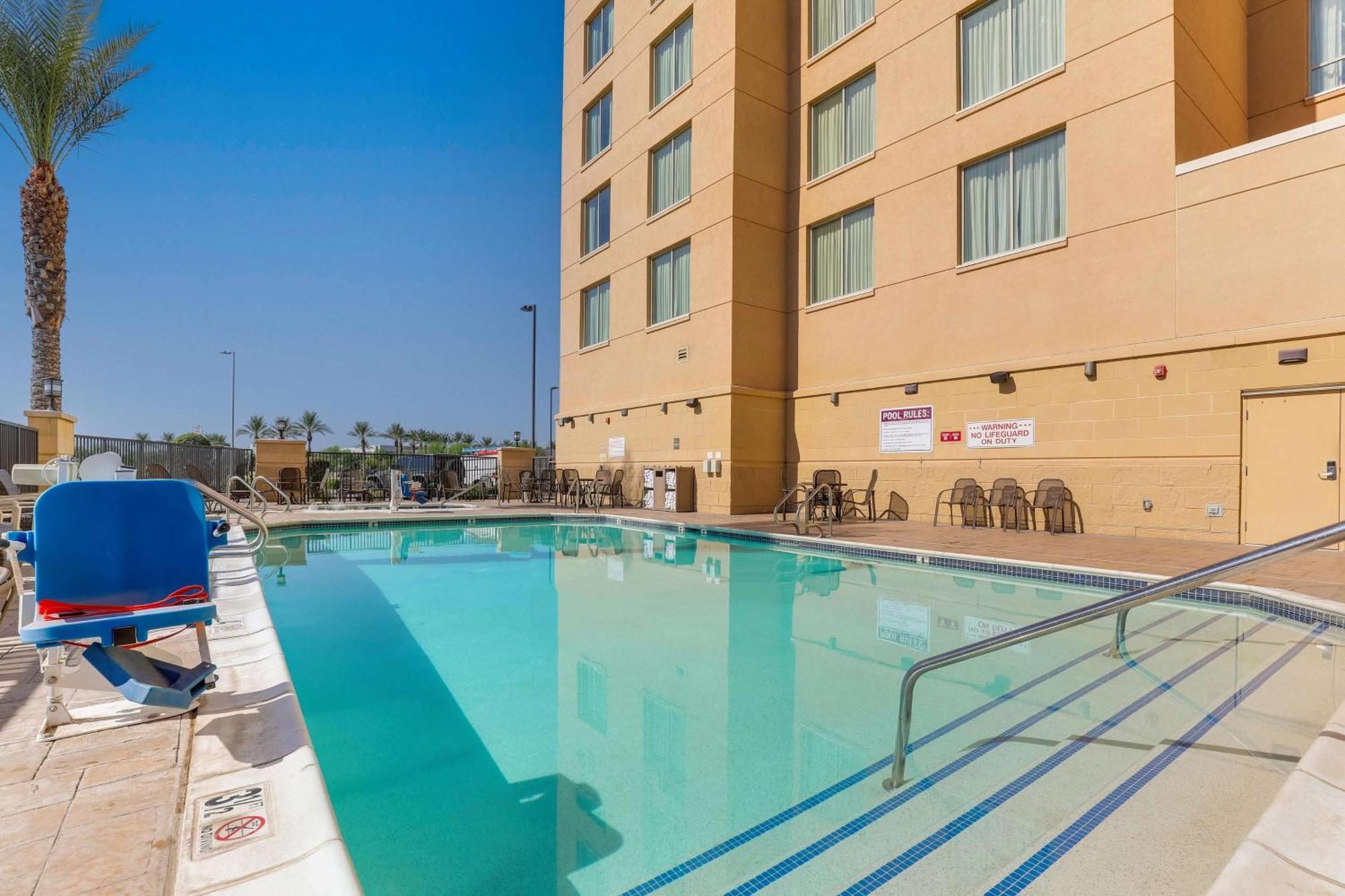 Drury Inn & Suites Phoenix Chandler Fashion Center Exterior foto